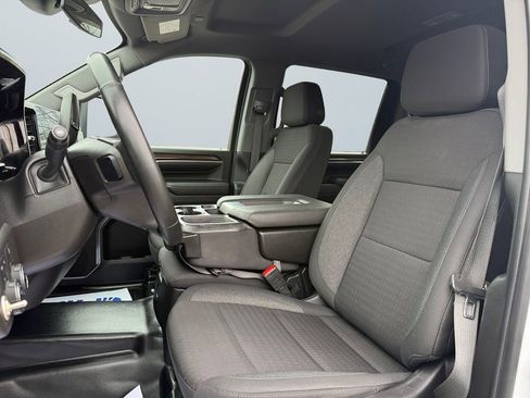 Used 2024 Chevrolet Silverado 3500 LT image 9