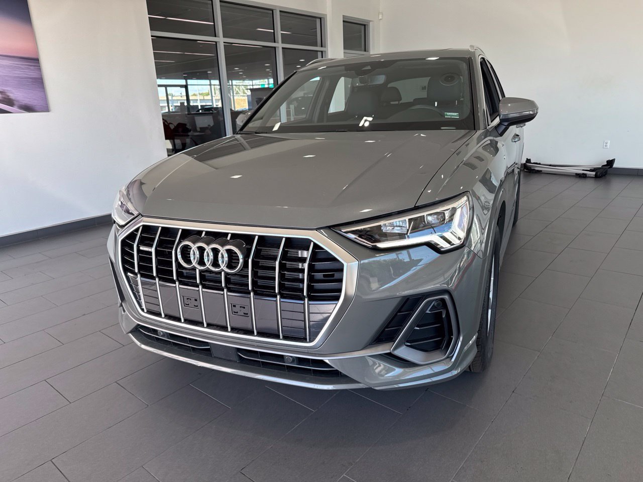 Certified 2025 Audi Q3 2.0T Premium w/ Convenience Package AWD/4WD image 3