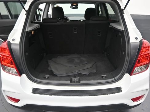 Used 2020 Chevrolet Trax LS FWD image 14