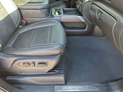 Used 2023 GMC Sierra 2500 Denali w/ Denali Ultimate Package image 16