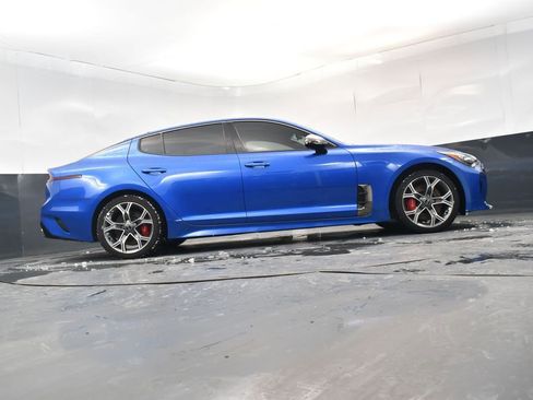 Used 2019 Kia Stinger GT2 image 24