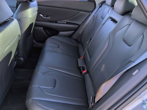 Certified 2025 Hyundai Elantra Limited image 21