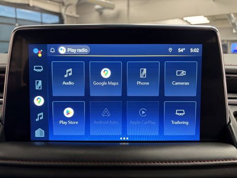 Used 2022 Chevrolet Suburban RST w/ Sport Performance Package image 23