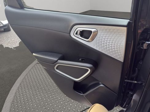 Used 2023 Kia Soul LX w/ Option Group 015 image 18