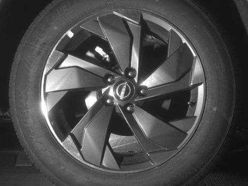 Used 2025 Nissan Rogue SV image 15