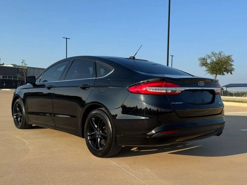 Used 2018 Ford Fusion SE w/ Fusion SE Technology Package FWD image 6