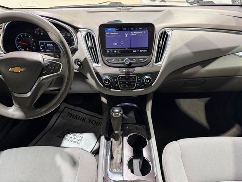 Used 2020 Chevrolet Malibu LT FWD image 21