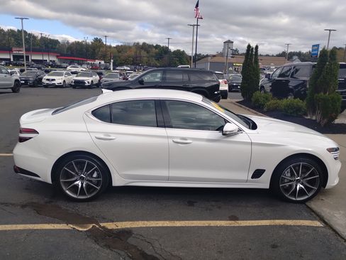 Used 2025 Genesis G70 2.5T image 2