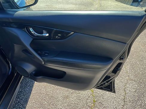 Used 2020 Nissan Rogue SL image 15