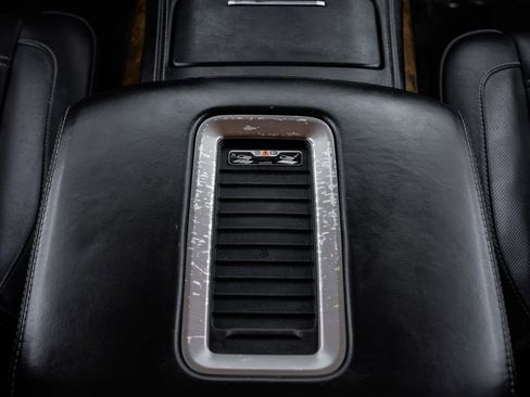 Used 2017 GMC Yukon XL Denali image 27