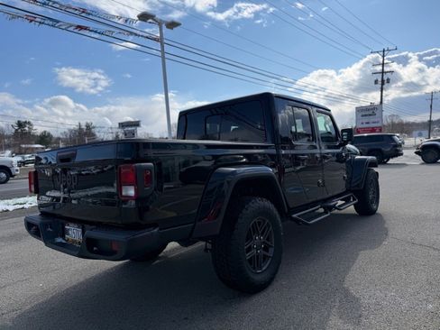 Certified 2025 Jeep Gladiator Sport image 4