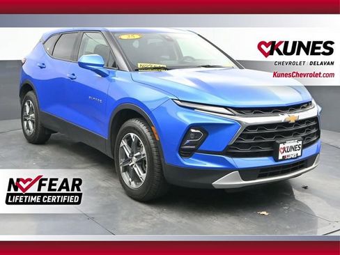 Used 2025 Chevrolet Blazer LT image 1