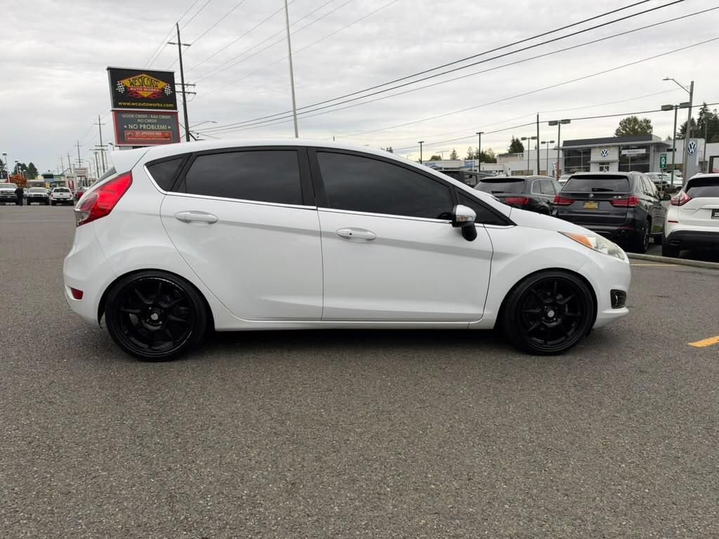 Used 2015 Ford Fiesta Titanium FWD image 3
