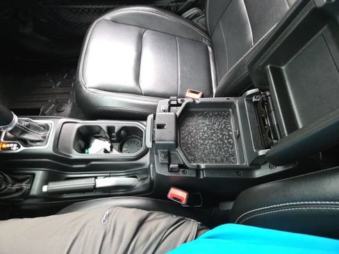 Used 2020 Jeep Wrangler Unlimited Sahara w/ Dual Top Group AWD/4WD image 69