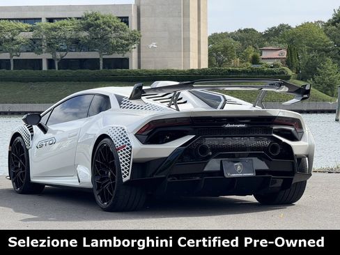Used 2023 Lamborghini Huracan STO image 7