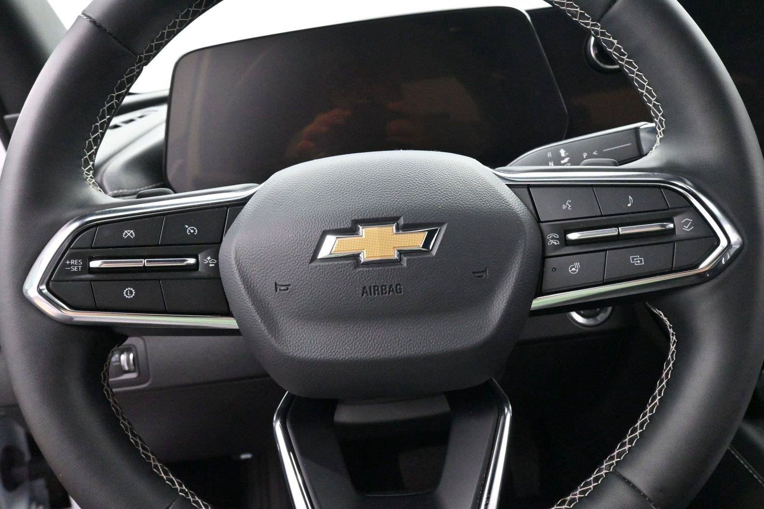 Used 2026 Chevrolet Traverse LT w/ Sun and Wheel Package FWD image 19