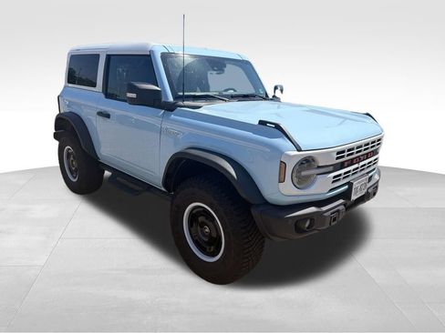 Used 2024 Ford Bronco Heritage Edition AWD/4WD image 2