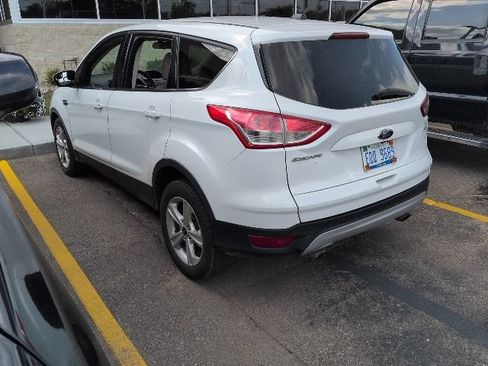 Used 2016 Ford Escape SE FWD image 6