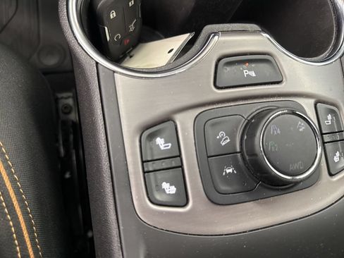 Used 2023 GMC Terrain AT4 w/ Tech Package AWD/4WD image 37