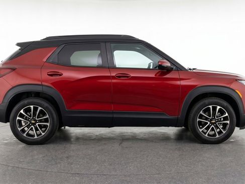 Used 2025 Chevrolet TrailBlazer LT FWD image 11