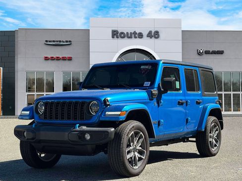 Used 2024 Jeep Wrangler Unlimited w/ Convenience Group image 2
