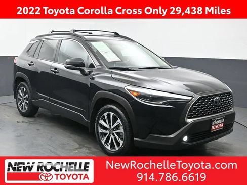 Certified 2022 Toyota Corolla Cross XLE w/ Black Badges Package (TMS) AWD/4WD image 1