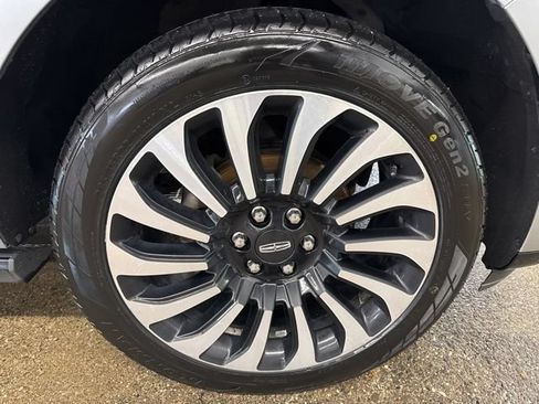 Used 2023 Lincoln Navigator L Black Label AWD/4WD image 9