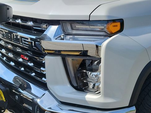 Used 2022 Chevrolet Silverado 3500 LTZ w/ LTZ Convenience Package AWD/4WD image 9