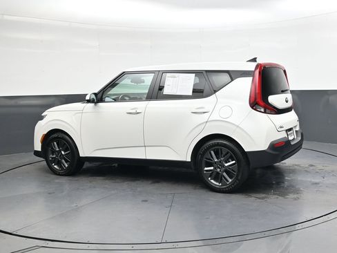 Used 2021 Kia Soul EX image 7