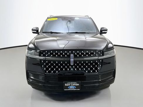 Used 2025 Lincoln Navigator L Black Label AWD/4WD image 2