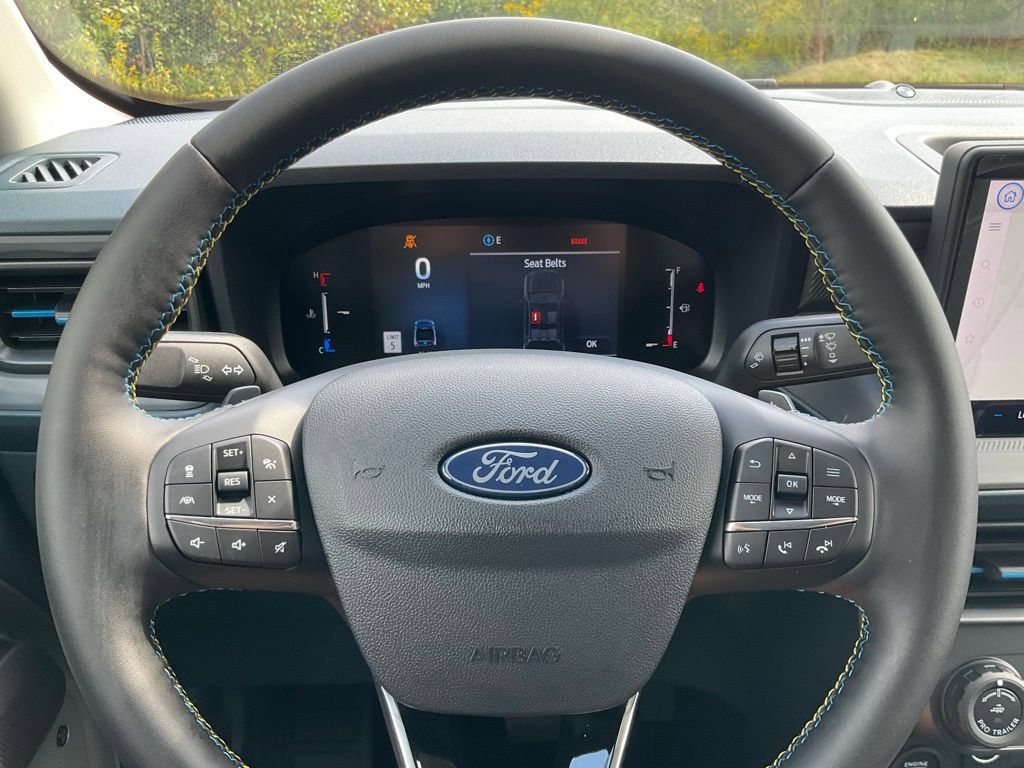 Used 2025 Ford Maverick Lobo AWD/4WD image 19