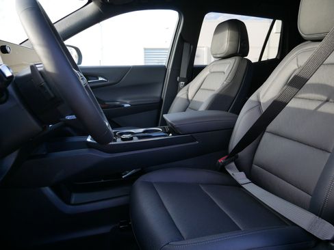 New 2026 Chevrolet Equinox LT w/ Convenience Package II image 4