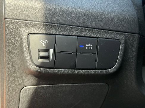 Used 2014 Hyundai Veloster Turbo image 16