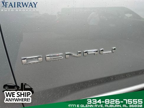 Used 2025 GMC Yukon XL Denali w/ Denali Reserve Package AWD/4WD image 35