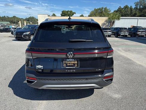 New 2025 Volkswagen Taos SE image 5