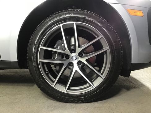 Certified 2026 Porsche Macan AWD/4WD image 14