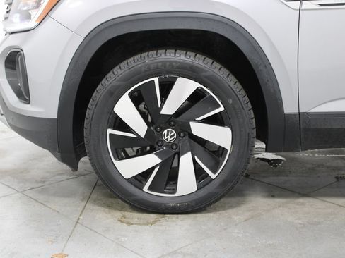 Used 2024 Volkswagen Atlas Cross Sport SE AWD/4WD image 18