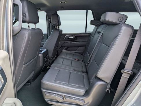 Used 2025 Chevrolet Tahoe LT AWD/4WD image 15