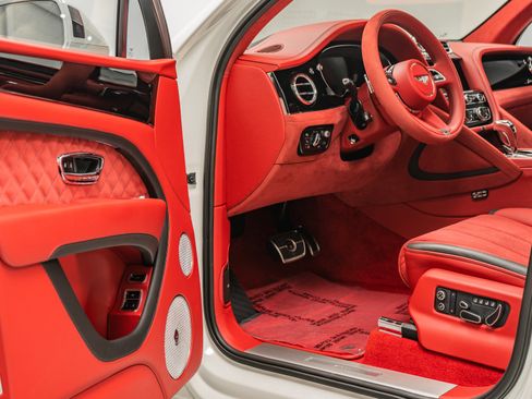 Used 2021 Bentley Bentayga Speed image 22