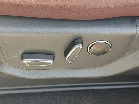 Used 2024 Ford Expedition Limited image 20