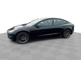 Used 2021 Tesla Model 3 Standard Range Plus image 1