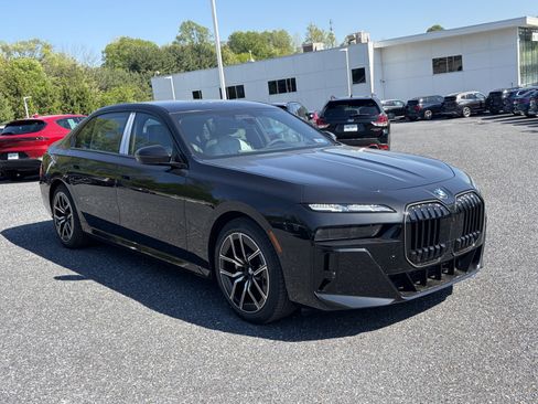New 2026 BMW 760i xDrive w/ Executive Package AWD/4WD image 5