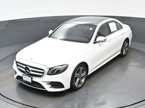 Used 2019 Mercedes-Benz E 300 4MATIC image 32