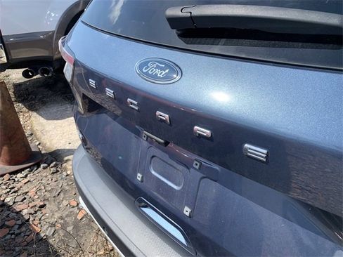 Used 2020 Ford Escape SE image 4
