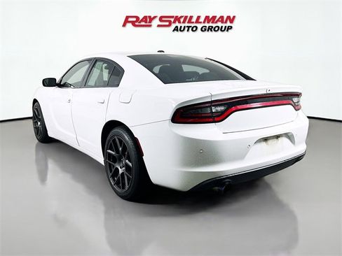 Used 2019 Dodge Charger SXT w/ Driver Confidence Group image 5