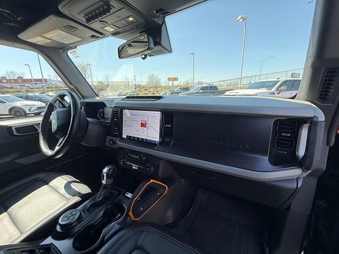 Used 2023 Ford Bronco Badlands image 24