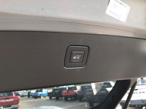 Used 2024 Buick Envista Sport Touring w/ Convenience I Package image 22