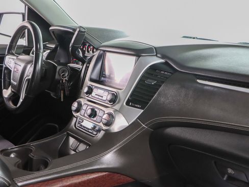 Used 2020 GMC Yukon SLE w/ Enhanced Driver Alert Package image 29