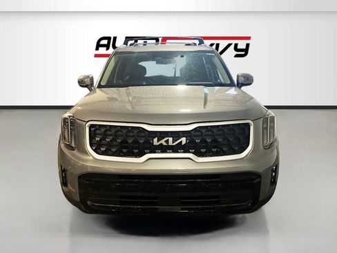 Used 2025 Kia Telluride S AWD/4WD image 2