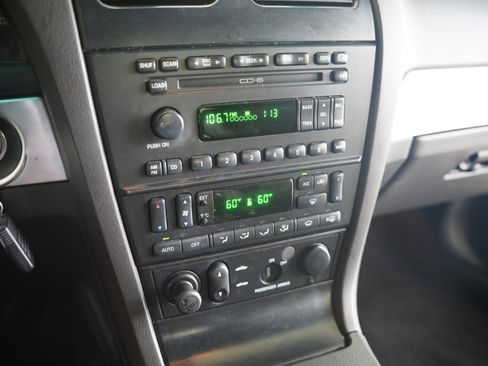 Used 2002 Ford Thunderbird 2dr Conv w/Hardtop Premium image 18